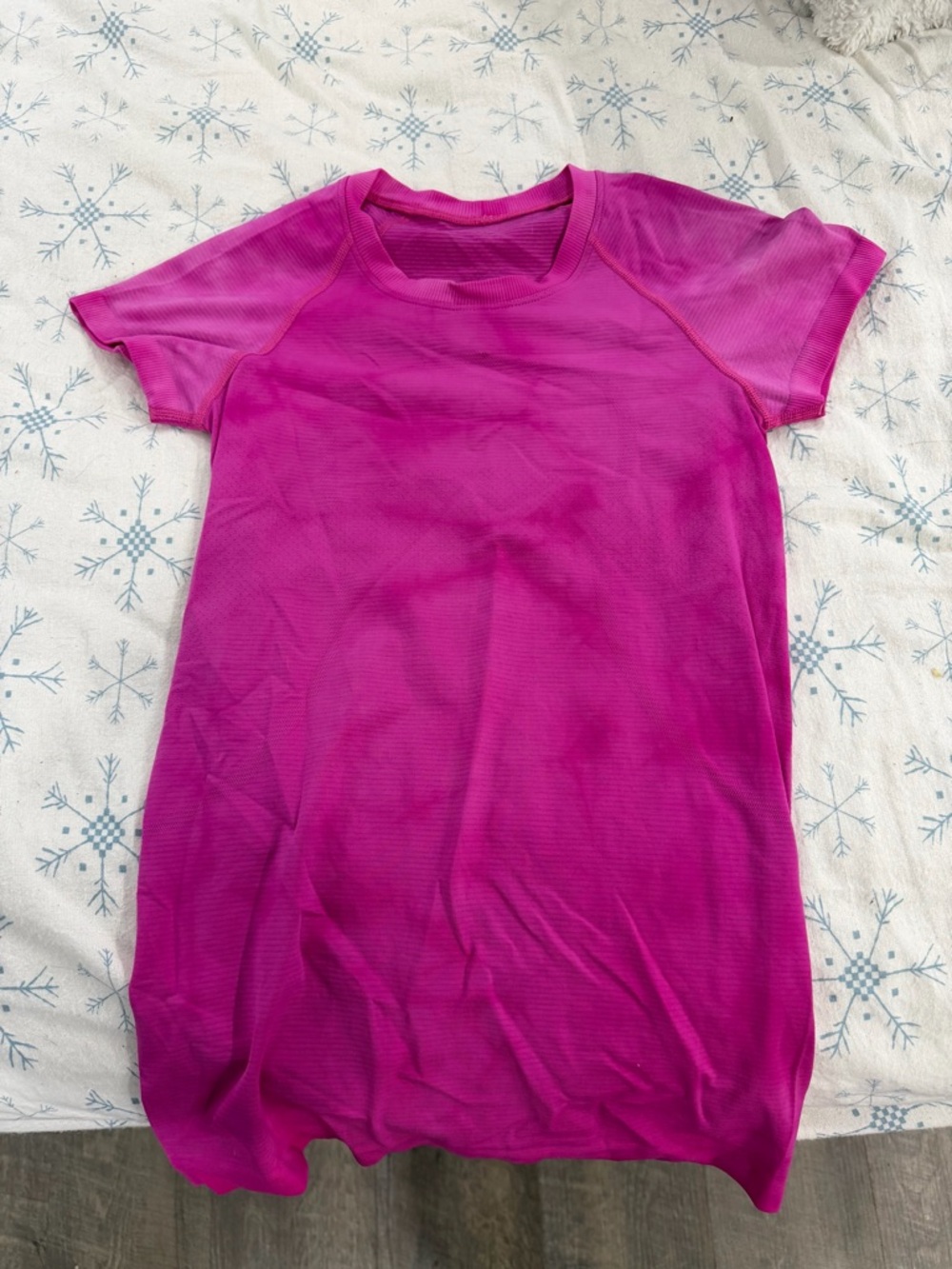 lululemon athletica Women's Short Sleeve Tee - Bright Fuchsia